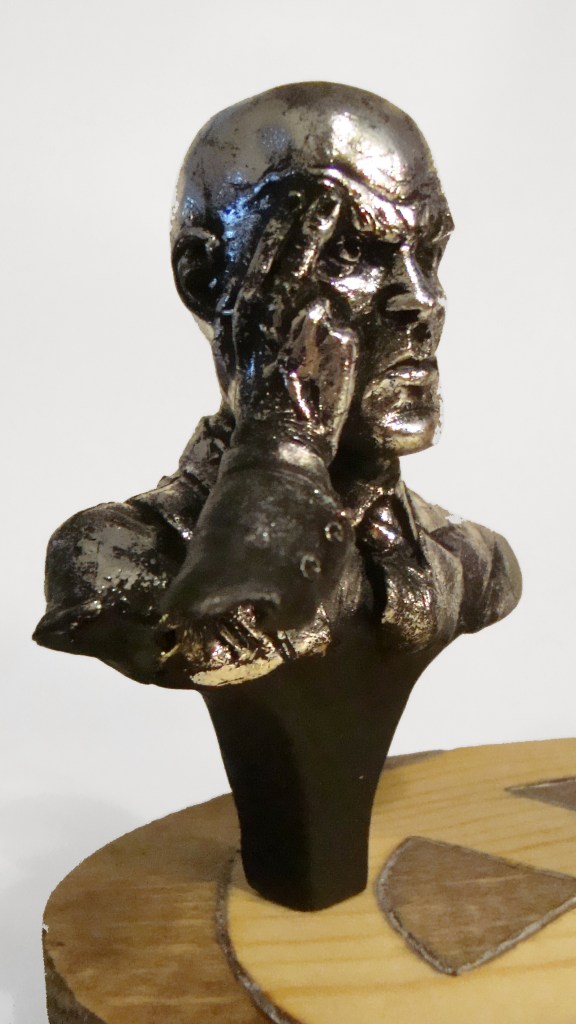 X and Magneto X Detail 01